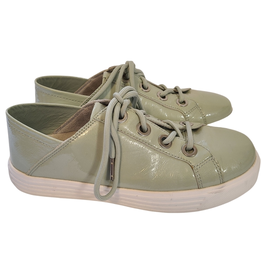 Earth 8 Rosewood Cedarwood Leather Comfort Sneakers Collapsible Heel Seafoam